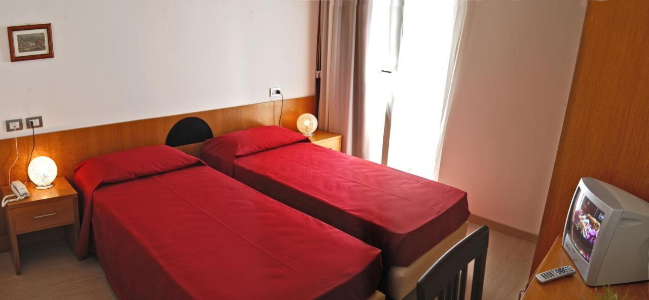 Hotel Morolli Rimini Exterior photo